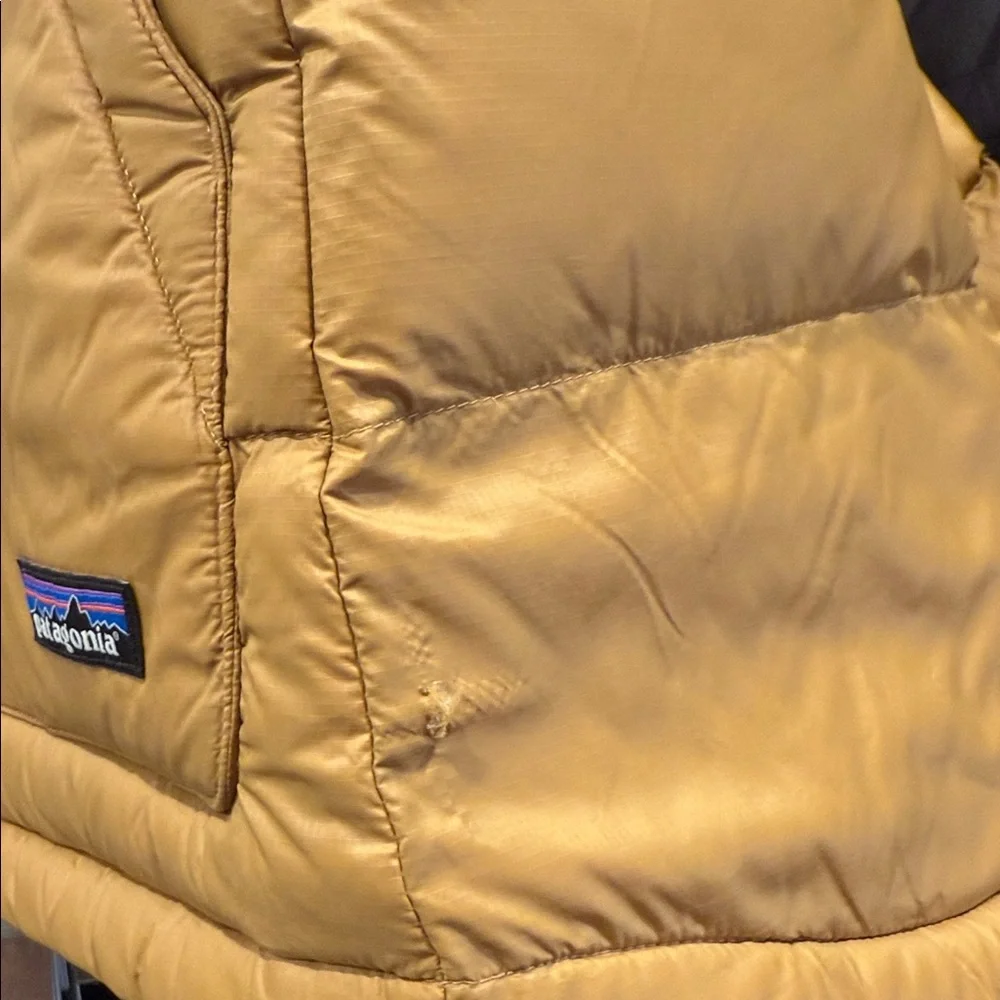 Patagonia Two-Tone Puffer Vest - Picture 4 of 4